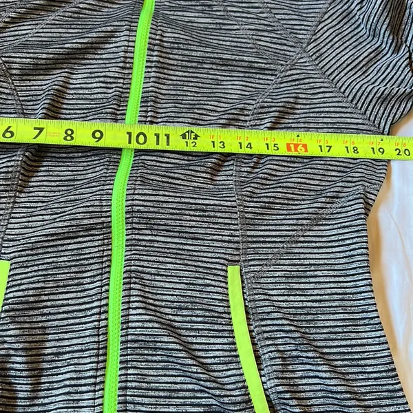 Lukka zip front jacket with neon accents and thumb opening sleeve - Image 7