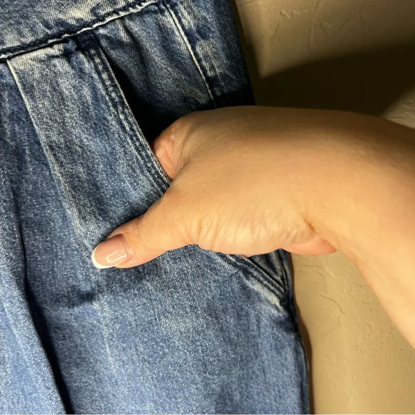 Blank NYC The Balloon Bo Legged‎ High Rise Pleated Flowy Trouser Denim Jeans - Image 5