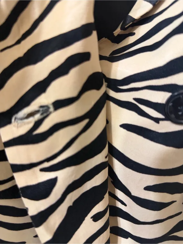 Zara Zebra Print Satiny Double breasted Blazer Size Small.EUC - Image 6