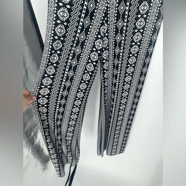 Joyce, Lesslie wide leg pants, size‎ large, black, and white - Image 4