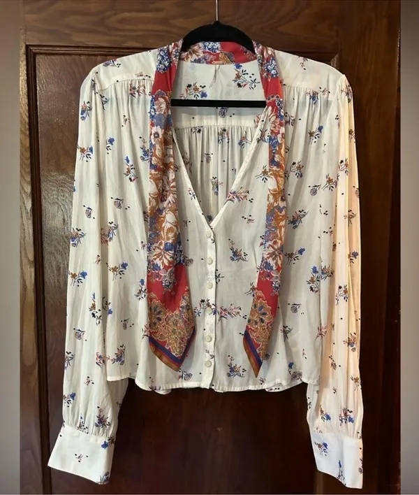 Free People Long Sleeve Floral Tie Front V Neck Blouse Size Large - Image 2