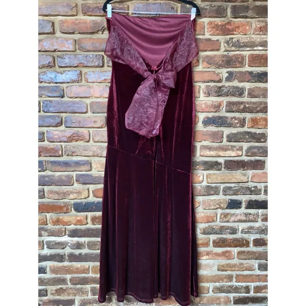 NWOT Lulu's Mesmerizing Elegance Red Velvet Back Bow Maxi Dress Women's Large - Image 7