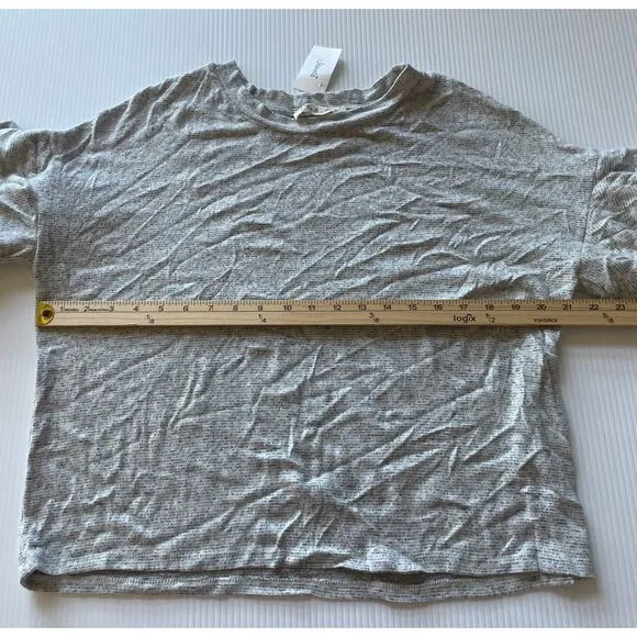 Vere &‎ Love Gray Cropped Long Sleeve Casual T-Shirt with Ruffle Details L - Image 4