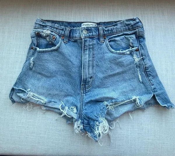 Abercrombie High Rise Mom Short - Image 2