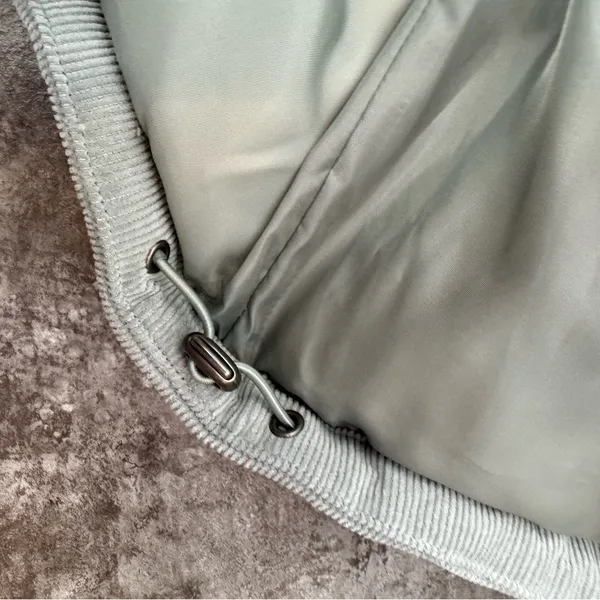 Levi's Zoe Corduroy Puffer Jacket in Mint Size Extra Large‎ - Image 12
