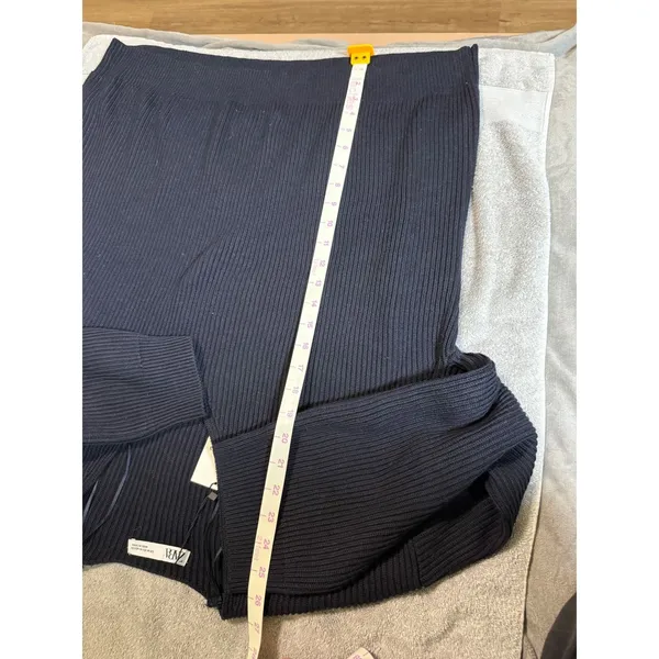 NWT Zara Women Size Medium Navy Blue‎ V-Neck Sweater Quarter Sleeve Heavy Weight - Image 5