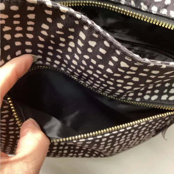 Cross body purse Black and white pattern with Gold Plated Hardware - Image 7