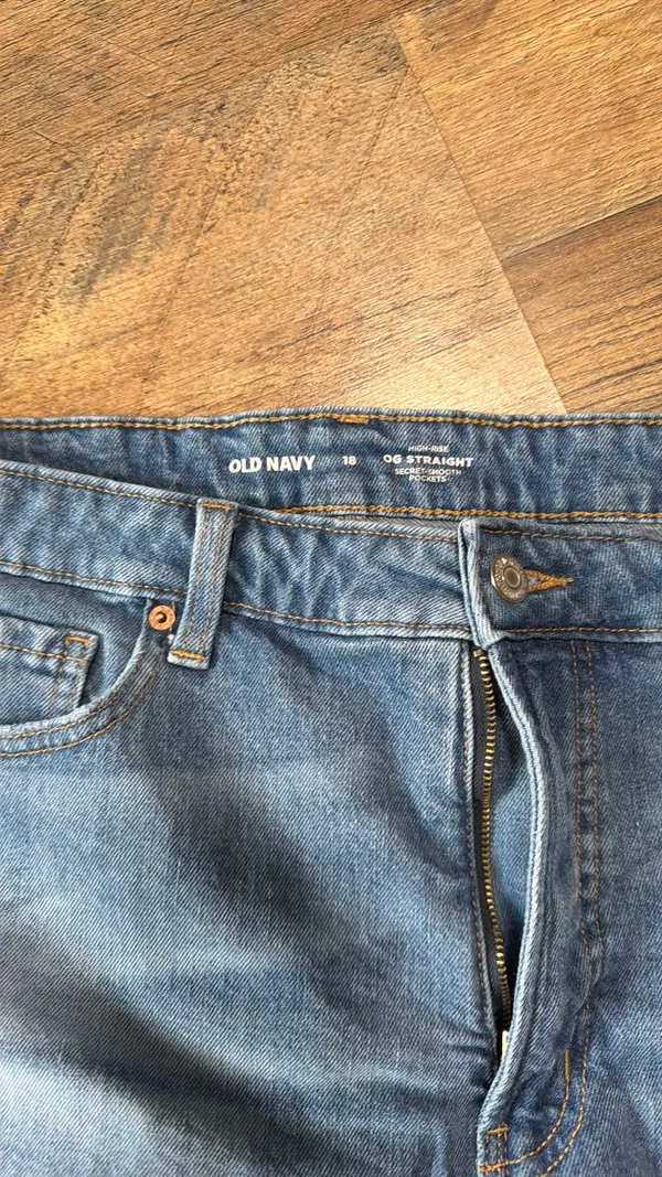 Old Navy Denim Shorts - Image 4