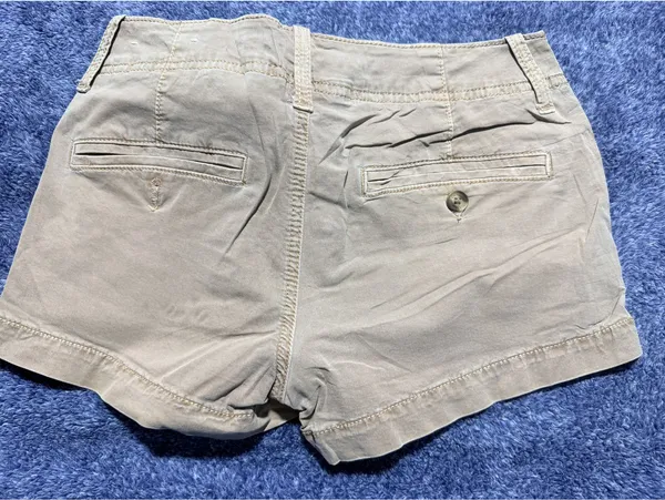 American Eagle Beige Super Stretch Shorts Size 8 - Image 5