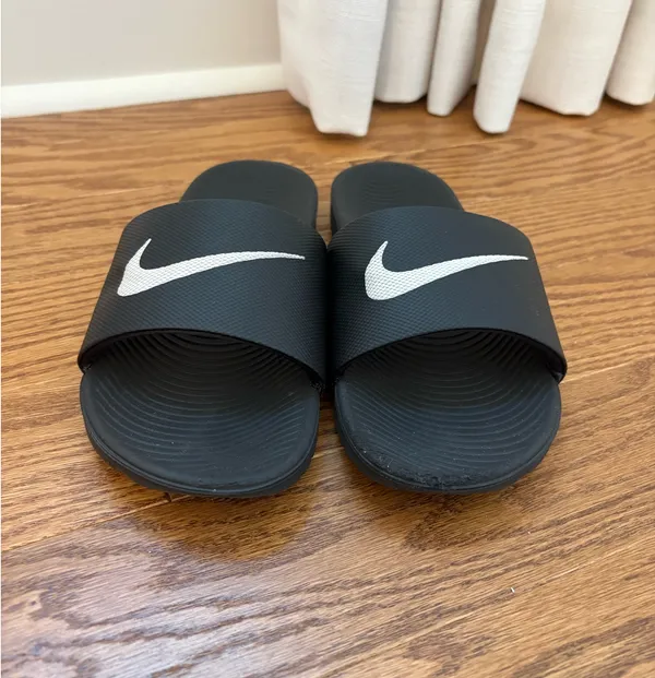 Black Nike Women’s Slides - Image 2