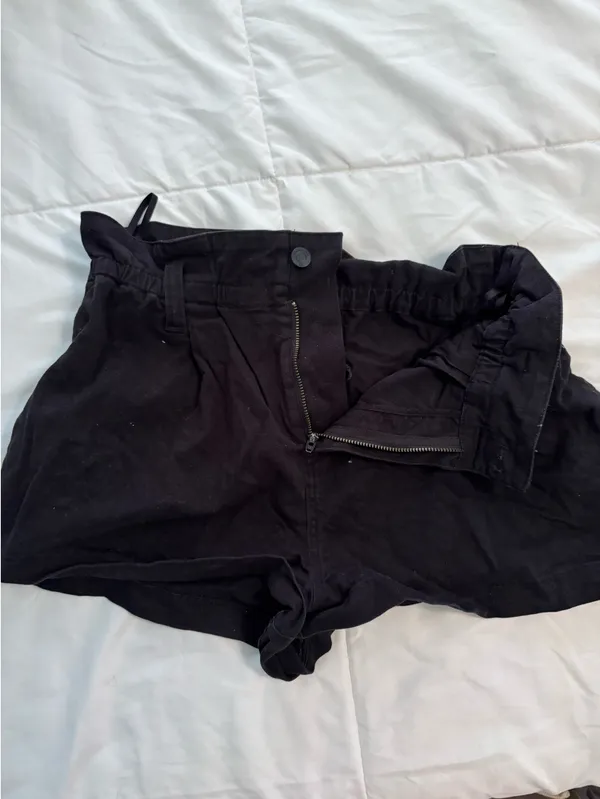 Aritzia Sunday Best shorts - Image 4