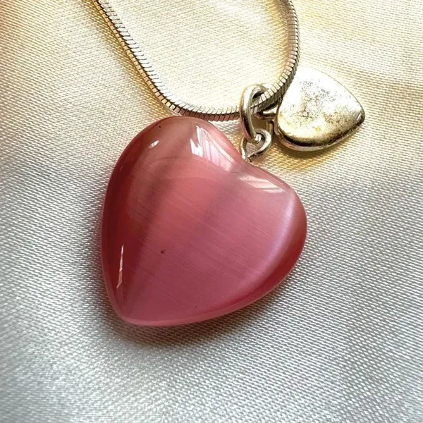 Pink and silver tone heart pendant necklace - Image 7