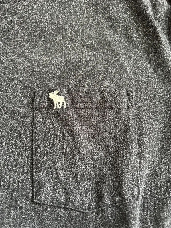 Abercrombie grey cotton one pocket tee shirt XS - Image 2