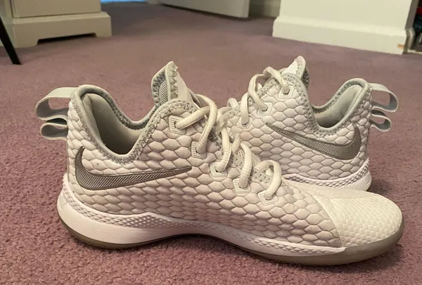 Nike Lebron Basketball Shoes - Image 3