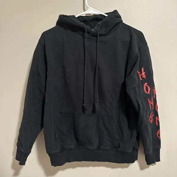 Brandy Melville Black Graphic Hoodie - Image 2