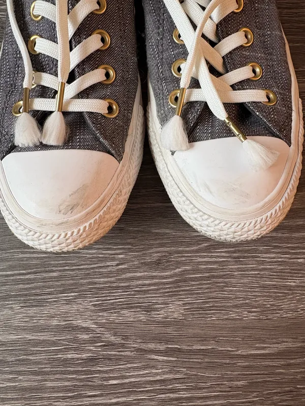 Converse Chuck Taylor Low Top All Star OX - Image 2