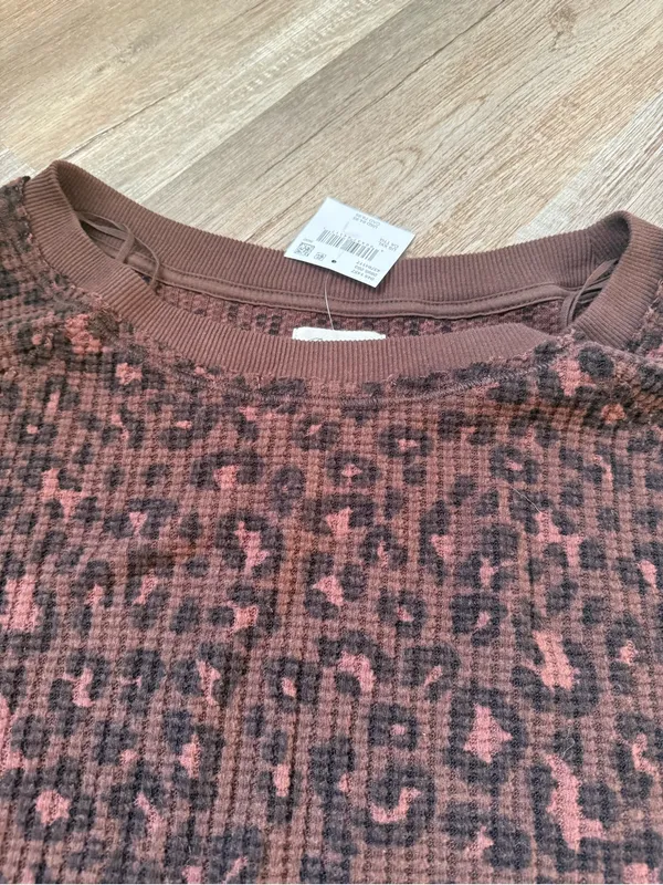 American Eagle Big Hug Leopard Waffle Knit Crewneck Sweatshirt Brown Black XXL - Image 5