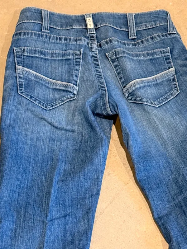 Ariat Women's Dark Blue Wide Leg Jeans - Image 10