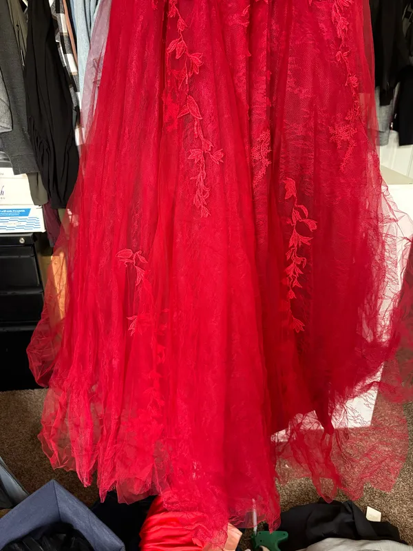 Size 6 prom dress Red - Image 3