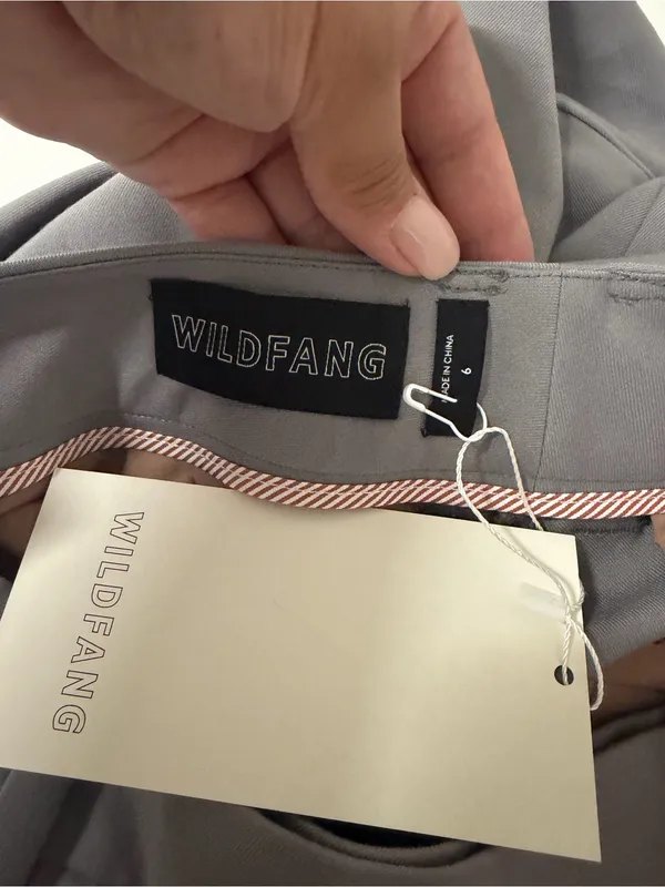 Wildfang Empower Gray‎ Pleated High Waist Wide Leg Bermuda Shorts Size 6 - Image 4