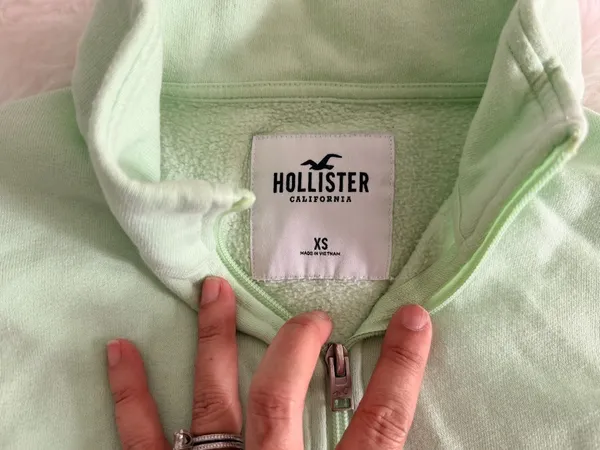 Hollister Mint Green Quarter-Zip Cropped Sweatshirt Size XS - Image 2