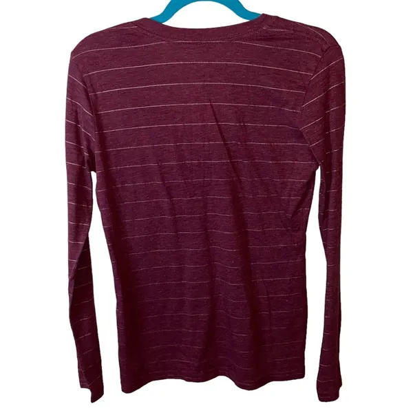 Fossil Long Sleeve V-Neck Top Medium‎ Burgundy Stripe Soft Tee - Image 2