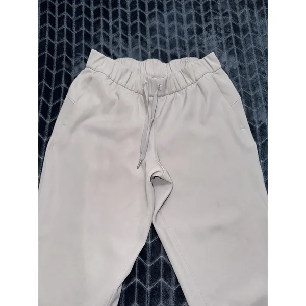 Lululemon Women's Gray On the Fly Wee Are From Luxtreme Joggers Sz 6 - Image 2