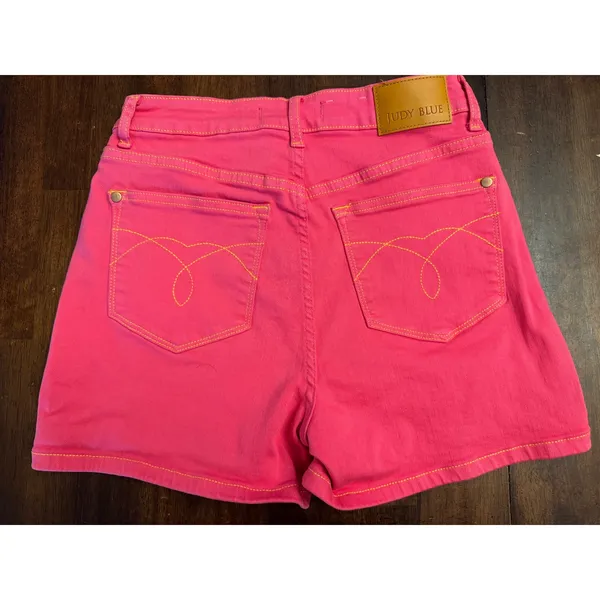 Magenta pink Judy Blue shorts NWOT women's medium - Image 5