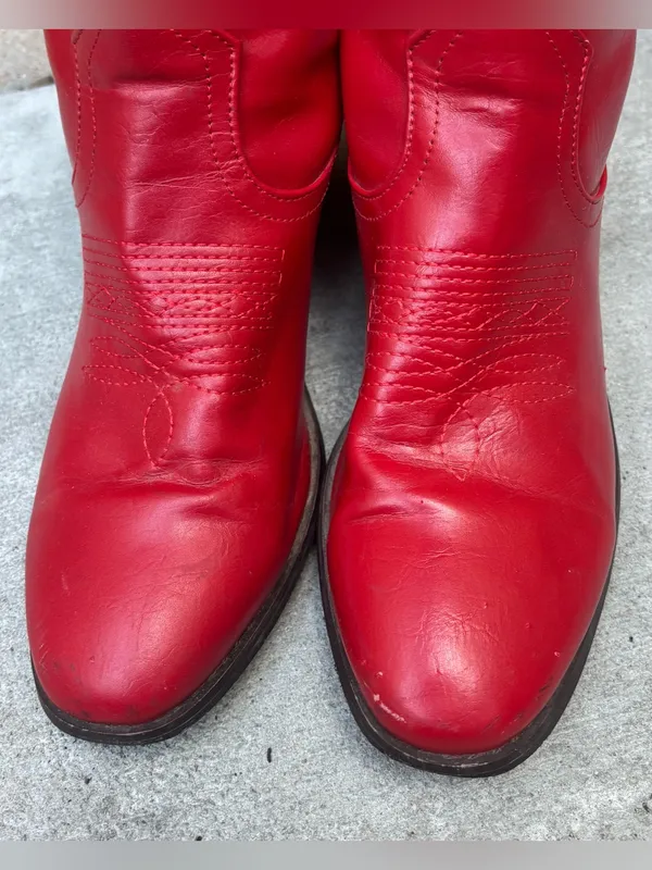 Red and White Heart Cowgirl Boots - Image 4