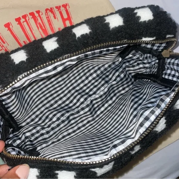 MIDNIGHT LUNCH Carrie Sherpa Pouch | Black + White - Image 3