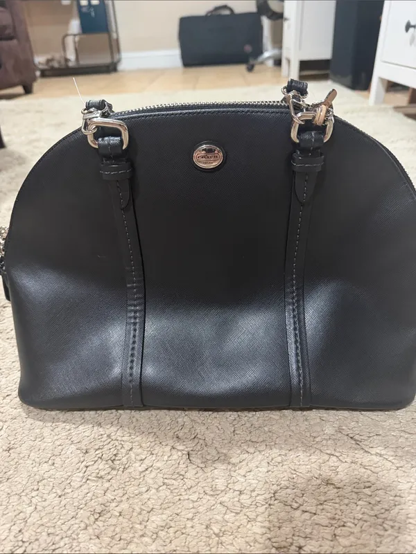Coach Black Leather Dome Shoulder Bag with Tan Tag - Image 5