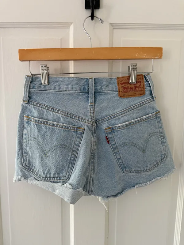 Levi’s Shorts Denim 501 Cut-Off Distressed High-Rise - Image 2