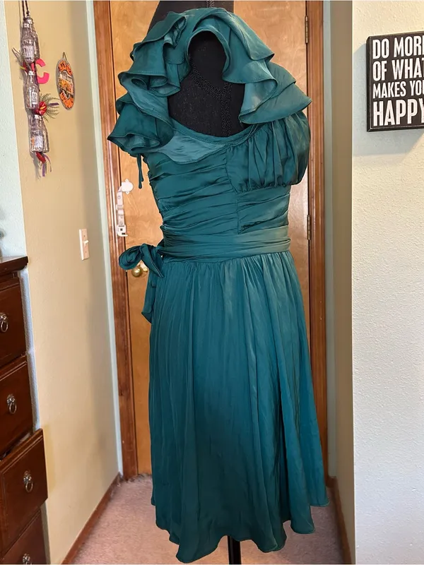 Saints & Secrets forest green fit and flare cocktail dress ruffle shoulders S - Image 2