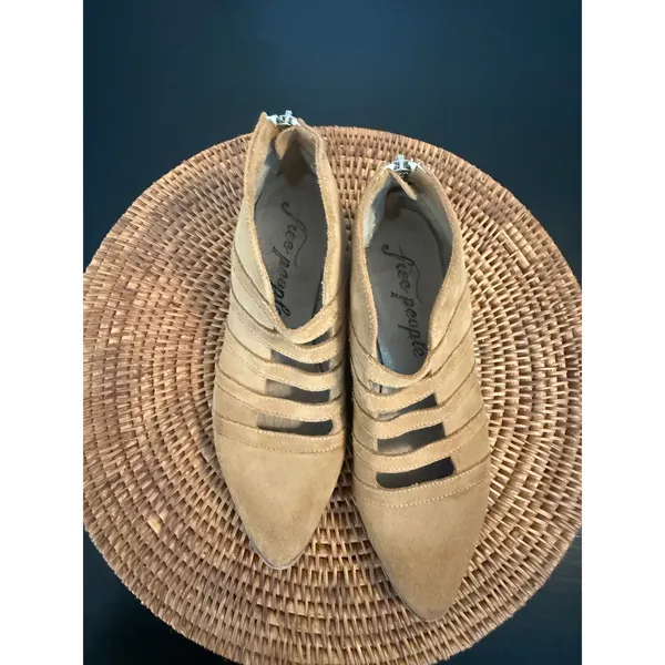 Free People Tan‎ Suede Caged Ankle Boots Pointed Toe Strappy Booties Size 38 - Image 11