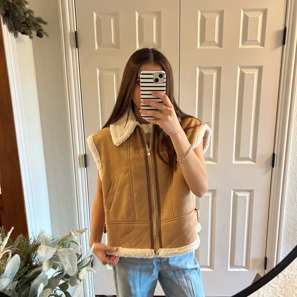 HYFVE Suede Sherpa Vest - Image 2