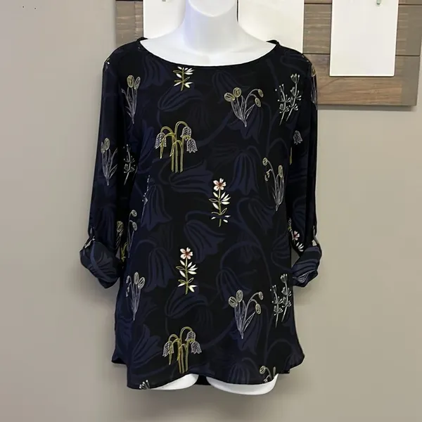 LOFT Black and Navy CrewNeck Floral Long Sleeve Blouse with Side Slits- Medium - Image 7