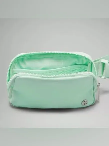 Lululemon mint green Everywhere belt bag 1L - Image 3