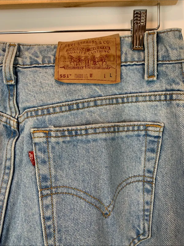 Vtg Levi 551 relaxes fit tapered leg sz 16 long light wash y2k high waisted plus - Image 3