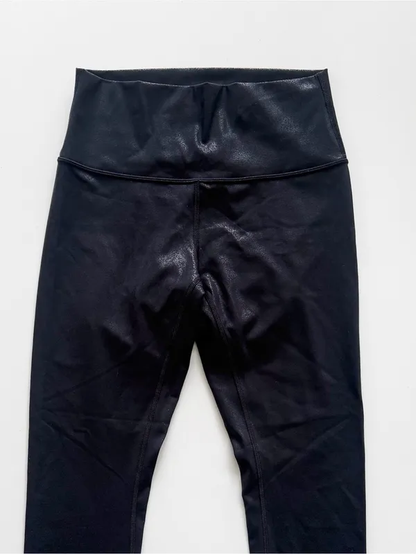 lululemon Wunder Under High-Rise Leggings - Matte Black Foil Size 6 - Image 4