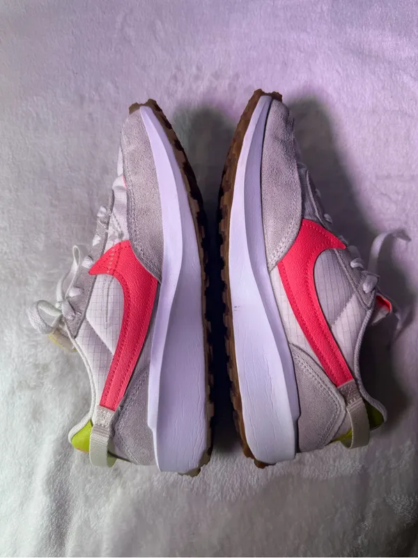 Nike Women's White & Coral Pink Swoosh Retro Runner - Image 8