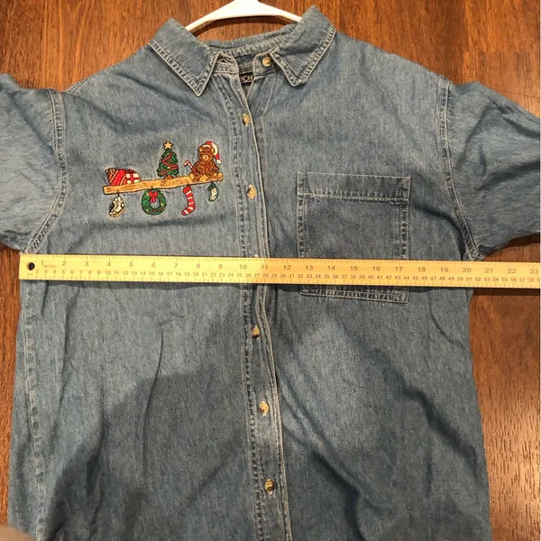 Vintage honors Christmas embroidered denim button up - Image 4
