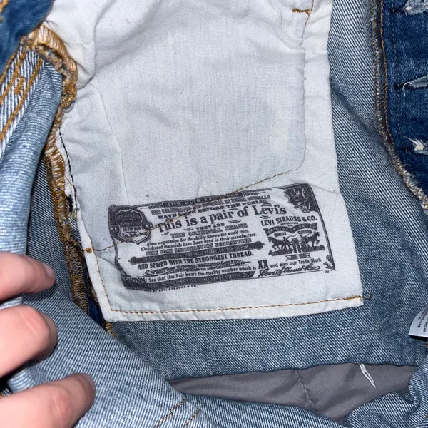 Levi's High-Waisted Denim Shorts - Image 9