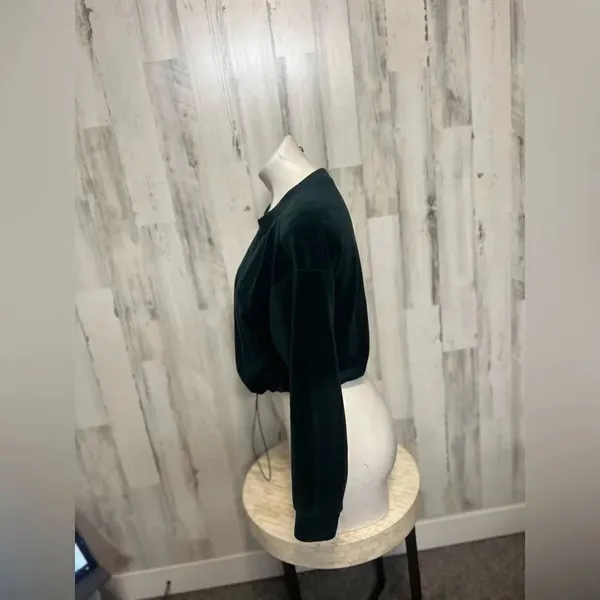 Green sweater  - Image 4