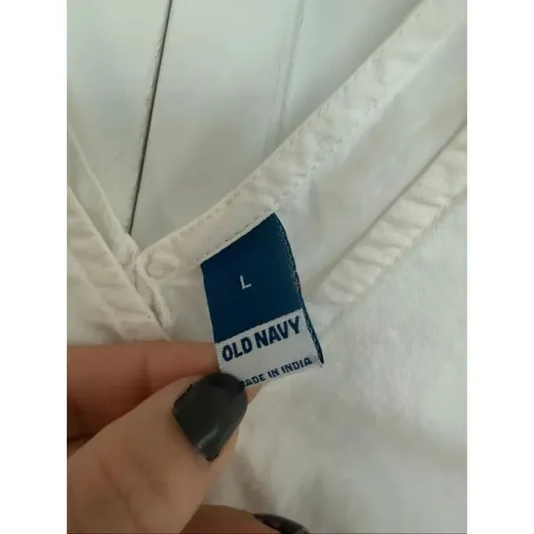 Old navy smocked white tie shoulder cropped tank size large - Image 3