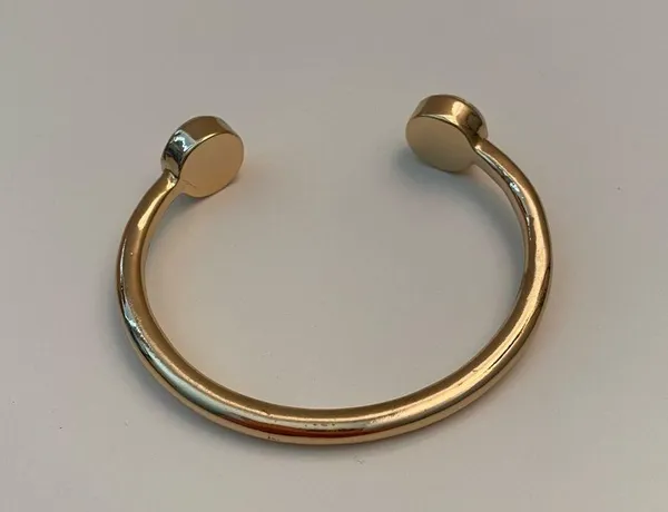 Gold and rhinestone bracelet. - Image 3