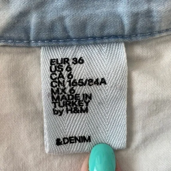H&M‎ &Denim Womens Light Wash Western Snap Front Denim Shirt US 6 - Image 5