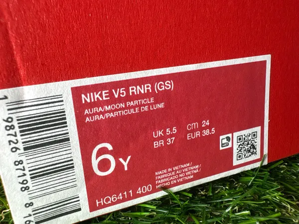 Nike running sneakers. 6 youth, women’s 7.5. Neutral colors. So pretty. - Image 8