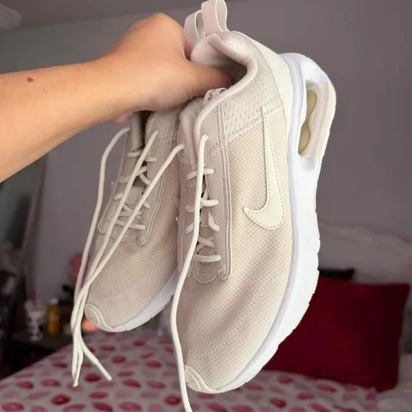 Nike Women's White and Cream Trainers - Image 2