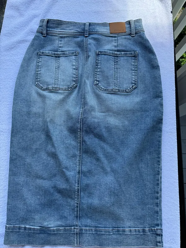 Evereve Denim Midi Skirt size 29 - Image 3