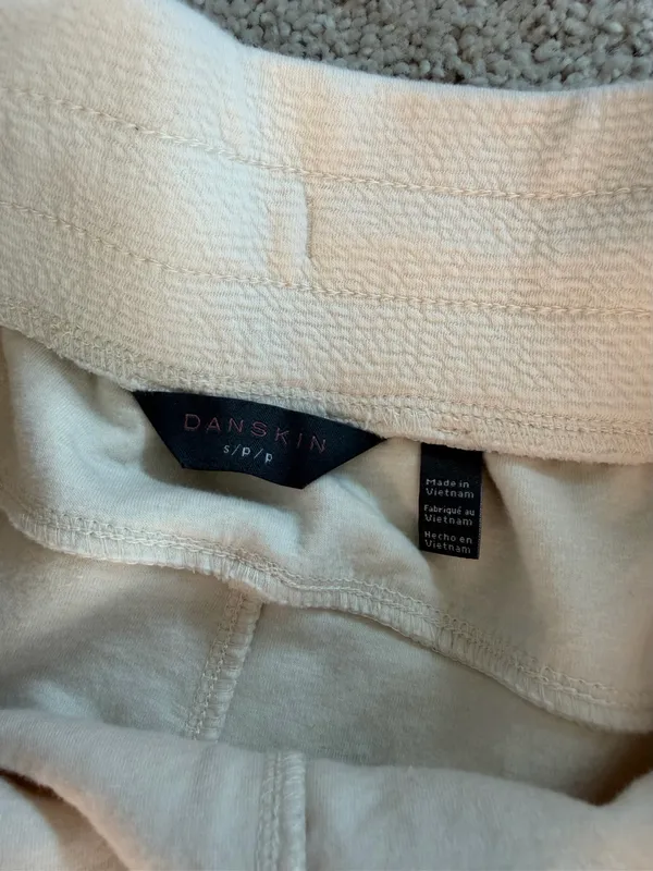 Danskin cream shorts with subtle textured weave, size S - Image 2
